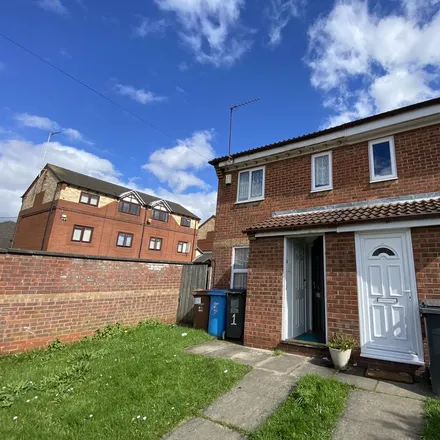 Rent this 2 bed house on Terry Street in Hull, HU3 1UF