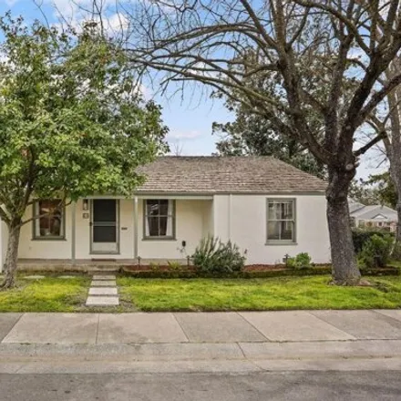 Buy this 3 bed house on 5202 F Street in Sacramento, CA 95819