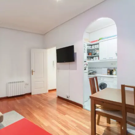 Rent this 1 bed apartment on Olé Lola in Calle de San Mateo, 28