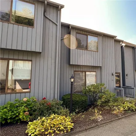 Buy this 2 bed condo on 3 Driftway Road in Mill Plain, Danbury