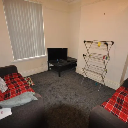 Image 3 - Meadow View, Leeds, LS6 1JQ, United Kingdom - Apartment for rent