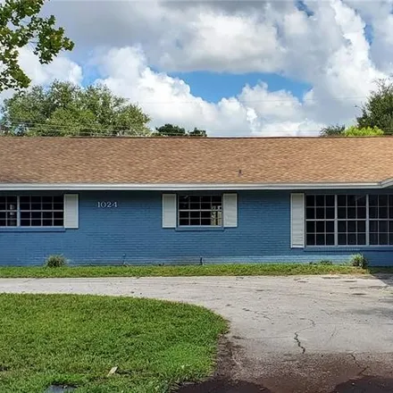 Buy this 4 bed house on 1024 Helena Lane in Lakeland Highlands, Polk County
