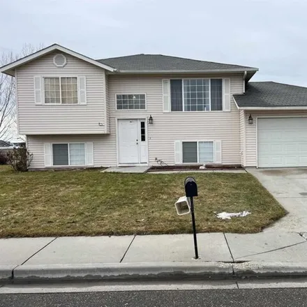Buy this 4 bed house on 2637 Applewood Avenue in Fruitland, Payette County