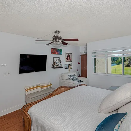 Image 3 - 120 Lakeview Drive, Weston, FL 33326, USA - Apartment for rent