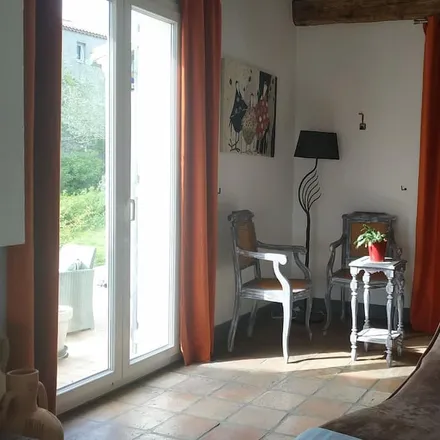 Rent this 3 bed house on 34490 Pailhès