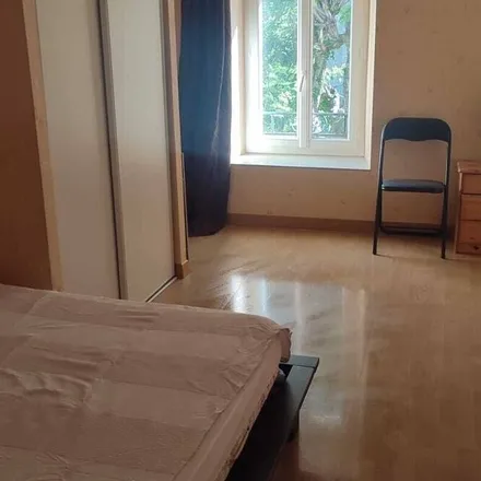 Rent this 3 bed house on 05500 Saint-Laurent-du-Cros
