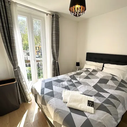 Rent this 1 bed apartment on 06270 Villeneuve-Loubet