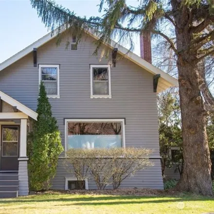 Buy this 4 bed house on 152 West 9th Avenue in Ellensburg, WA 98926