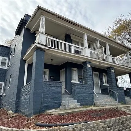 Buy this studio house on 2209 East 24th Terrace in Kansas City, MO 64127