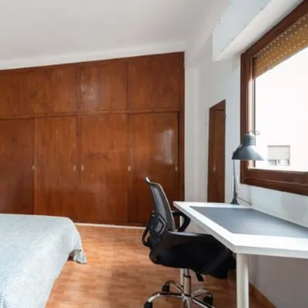 Rent this 5 bed room on Carrer d'Herrero / Calle Herrero in 12002 Castelló de la Plana, Spain