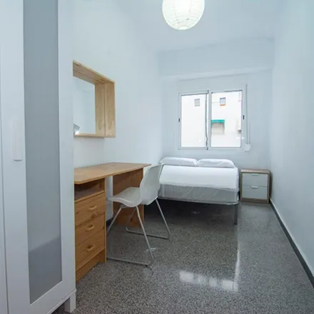 Rent this 5 bed room on Carrer de Gascó Oliag in 8, 46020 Valencia