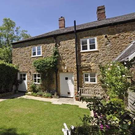 Rent this 3 bed townhouse on Silver Ash in South Street, Castle Cary