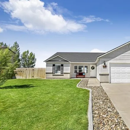 Buy this 3 bed house on 1406 Cayuse Creek Drive in Kimberly, Twin Falls County