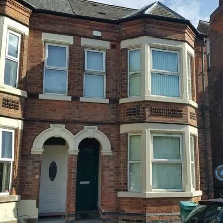 Rent this 6 bed duplex on 7 Gloucester Avenue in Nottingham, NG7 2DQ
