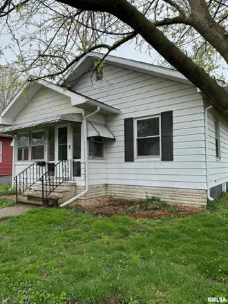 Buy this 2 bed house on 562 East Smith Street in Benton, IL 62812