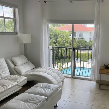 Rent this 1 bed apartment on Aventura