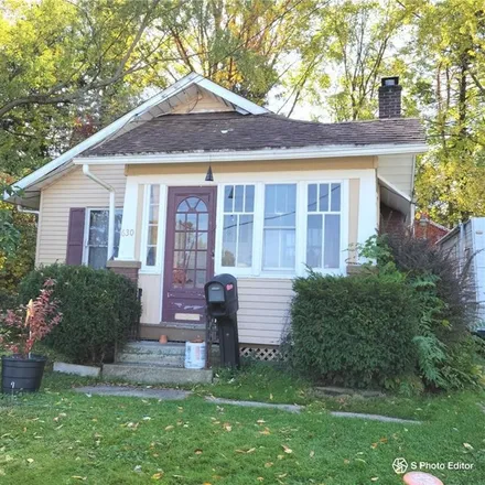 Buy this 2 bed house on 630 Jefferson Avenue in Barberton, OH 44203