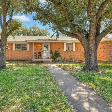 Buy this 3 bed house on 1400 W 6th St in McGregor, Texas