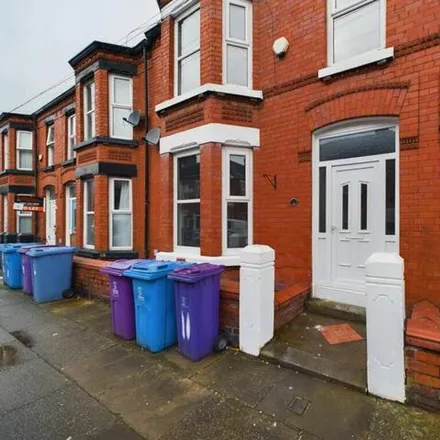 Buy this 4 bed townhouse on Halfords Autocentre in Calton Avenue, Liverpool