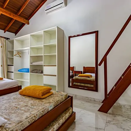Rent this 4 bed house on Escola Governador Celso Ramos in Rua da Glória 888, Glória