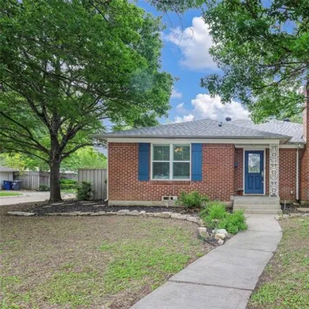 Buy this 3 bed house on 6268 Sudbury Drive in Dallas, TX 75214