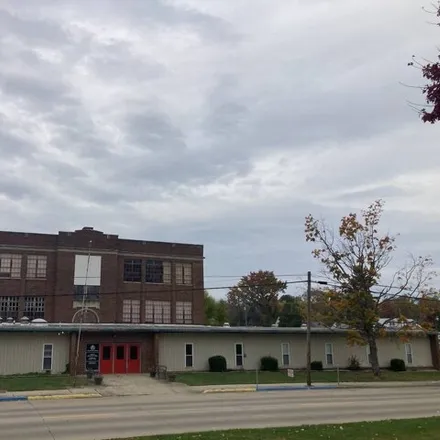 Image 1 - Silver Street Pentecostal Church, 701 North Silver Street, Olney, IL 62450, USA - House for sale