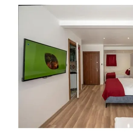 Rent this studio apartment on ته قسيم تاكسي in Tarlabaşı Bulvarı, 34435 Beyoğlu