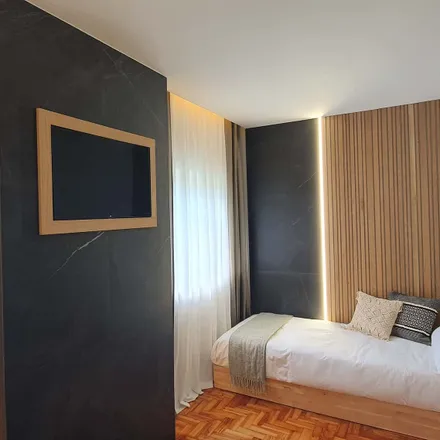 Rent this 3 bed room on Rua Cidade de Lobito LT 274 in Lisbon, Portugal