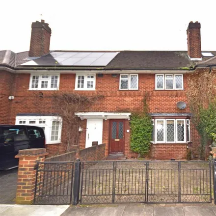 Rent this 4 bed house on Glebe Side in London, TW1 1DB