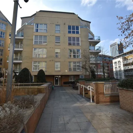 Image 1 - Eden House, Surrey Quays Road, Canada Water, London, SE16 6RH, United Kingdom - Apartment for rent