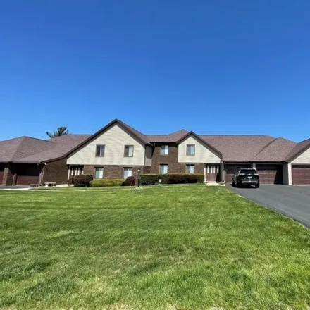 Buy this 3 bed condo on 6 Greenbriar Drive in Rolling Green, Coles County