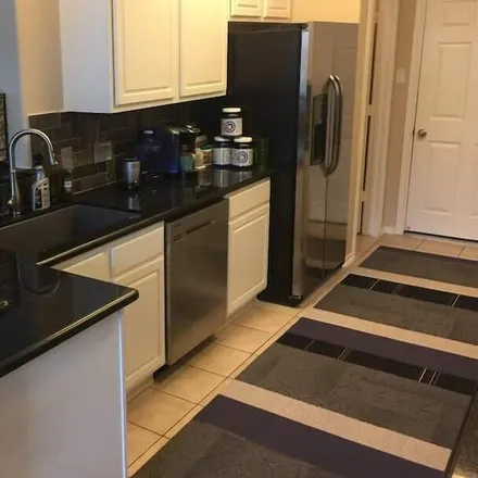 Rent this 2 bed townhouse on Harris County in Texas, USA