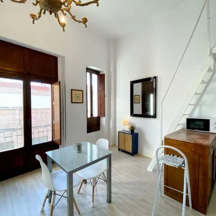 Image 3 - Carrer de Vidal Canelles, 8, 46011 Valencia, Spain - Apartment for rent