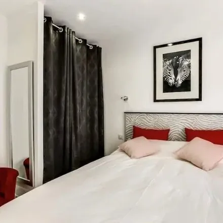 Rent this 2 bed apartment on Villa d'Elsa in 17 Avenue Docteur Dautheville, 06160 Antibes
