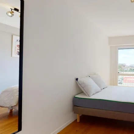 Rent this 5 bed room on 58 Rue du Marais de Lomme in 59000 Lille, France