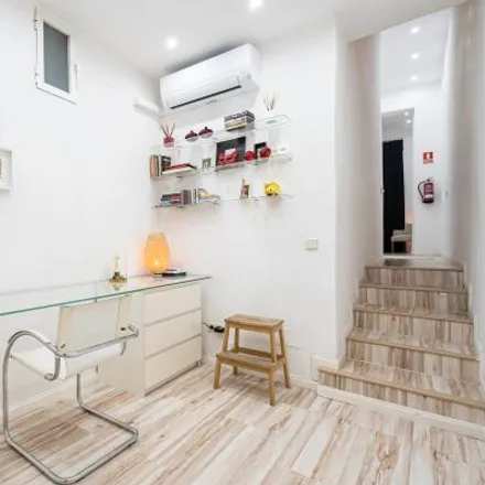 Image 8 - Calle de los Trujillos, 5, 28013 Madrid, Spain - Apartment for rent