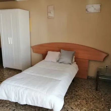 Rent this 4 bed apartment on APTC Bocatería - Cerveceria in Carrer de la Mare de Déu dels Desemparats, 13
