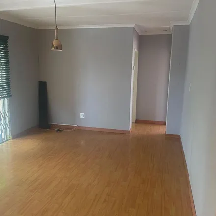 Image 1 - Dubloon Avenue, Wilgeheuwel, Roodepoort, 1734, South Africa - Townhouse for rent