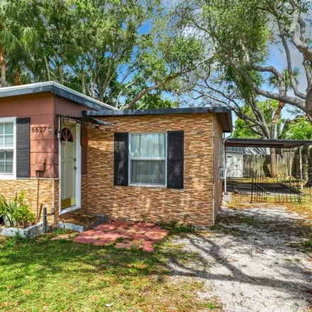 Buy this 1 bed house on 6639 50th Avenue North in Pinellas County, FL 33709