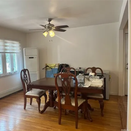 Image 5 - 32-27 170th St, Flushing, New York, 11358 - House for sale