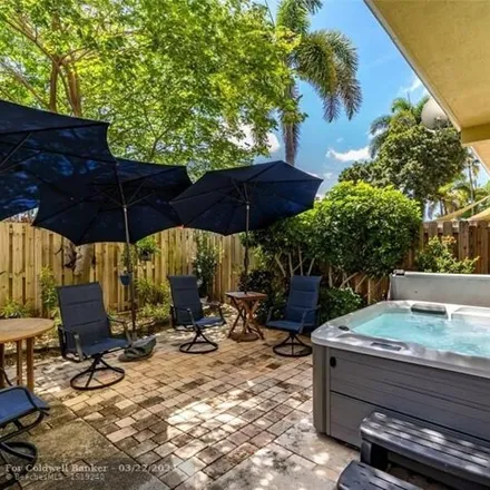 Image 6 - 3022 Northeast 5th Terrace, Wilton Manors, FL 33334, USA - Townhouse for sale