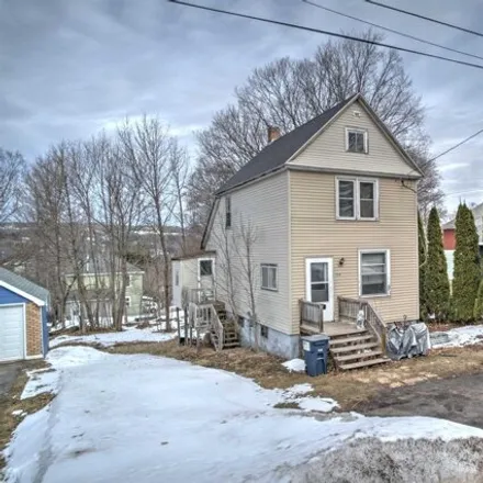 Buy this 2 bed house on 504 West Baraga Avenue in Houghton, MI 49931