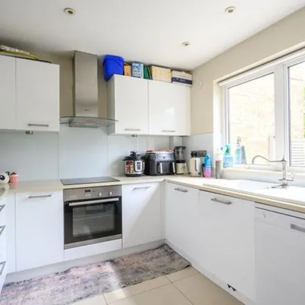 Rent this 3 bed townhouse on 1-27 Manor Court in Weybridge, KT13 8RF