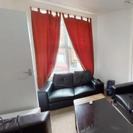 Image 9 - Granby Avenue, Leeds, LS6 3AT, United Kingdom - House for rent