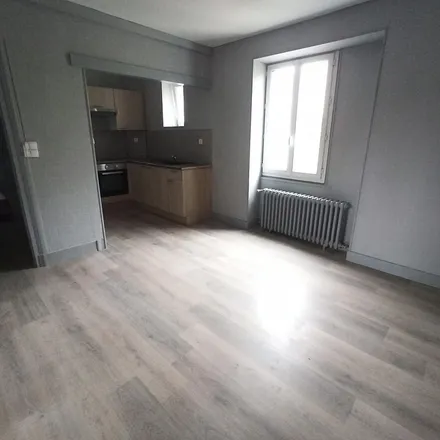 Rent this 5 bed apartment on 1 Avenue Charles de Gaulle in 03100 Montluçon, France