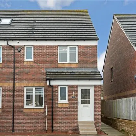 Buy this 3 bed house on Dirleton Avenue in Cambuslang, G72 8ZB