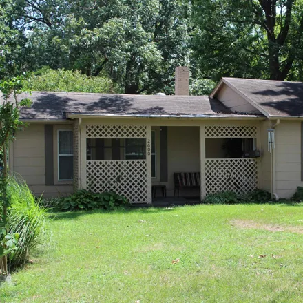Buy this 2 bed house on 301 South 26th Street in Paducah, KY 42003