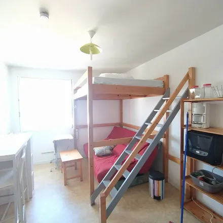 Rent this 1 bed apartment on 30 Rue Nélaton in 63000 Clermont-Ferrand, France