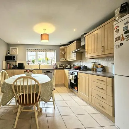 Image 2 - 16 Woodpecker Way, Cambourne, CB23 6GZ, United Kingdom - Townhouse for sale