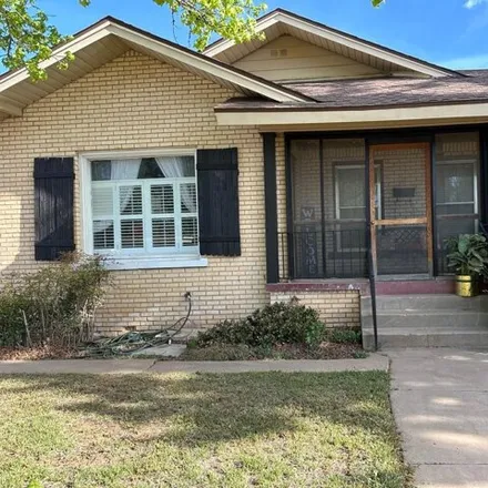 Image 5 - 2508 27th St, Lubbock, Texas, 79410 - House for sale